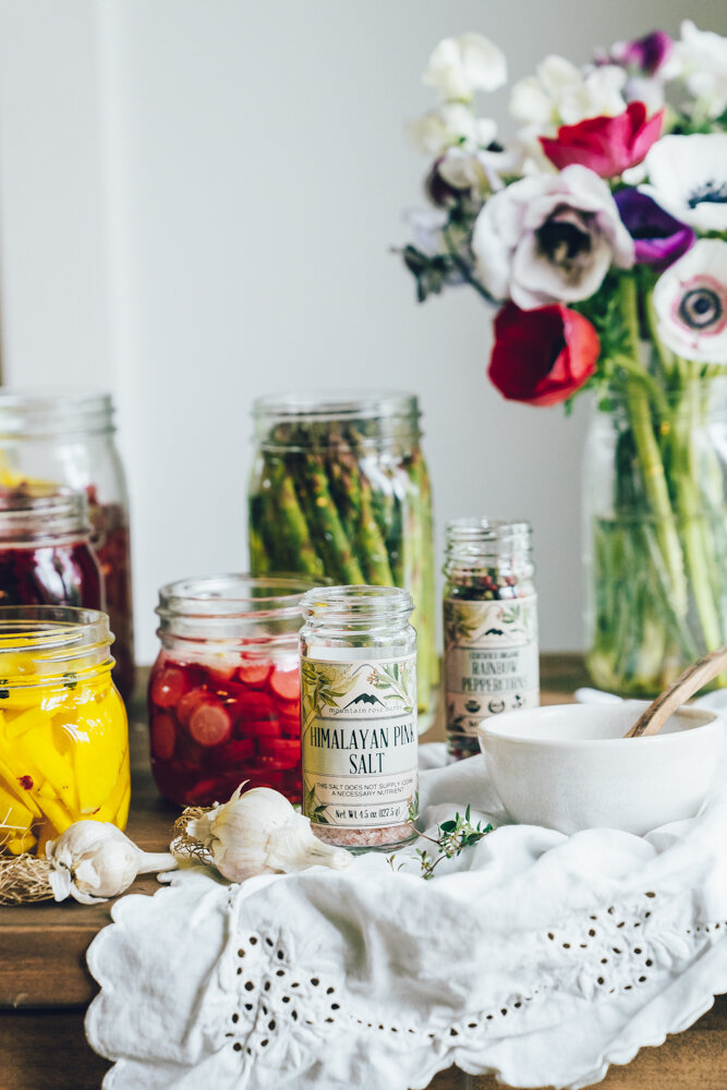 Simple How To Guide To Making Flavor Packed Quick Pickled Vegetables At Home (With Recipes)