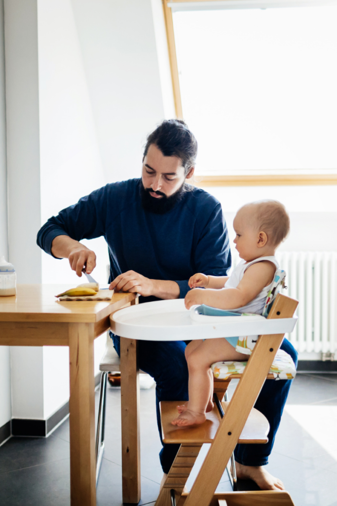 Ultimate Guide to Baby Led Weaning (and Best First Foods)